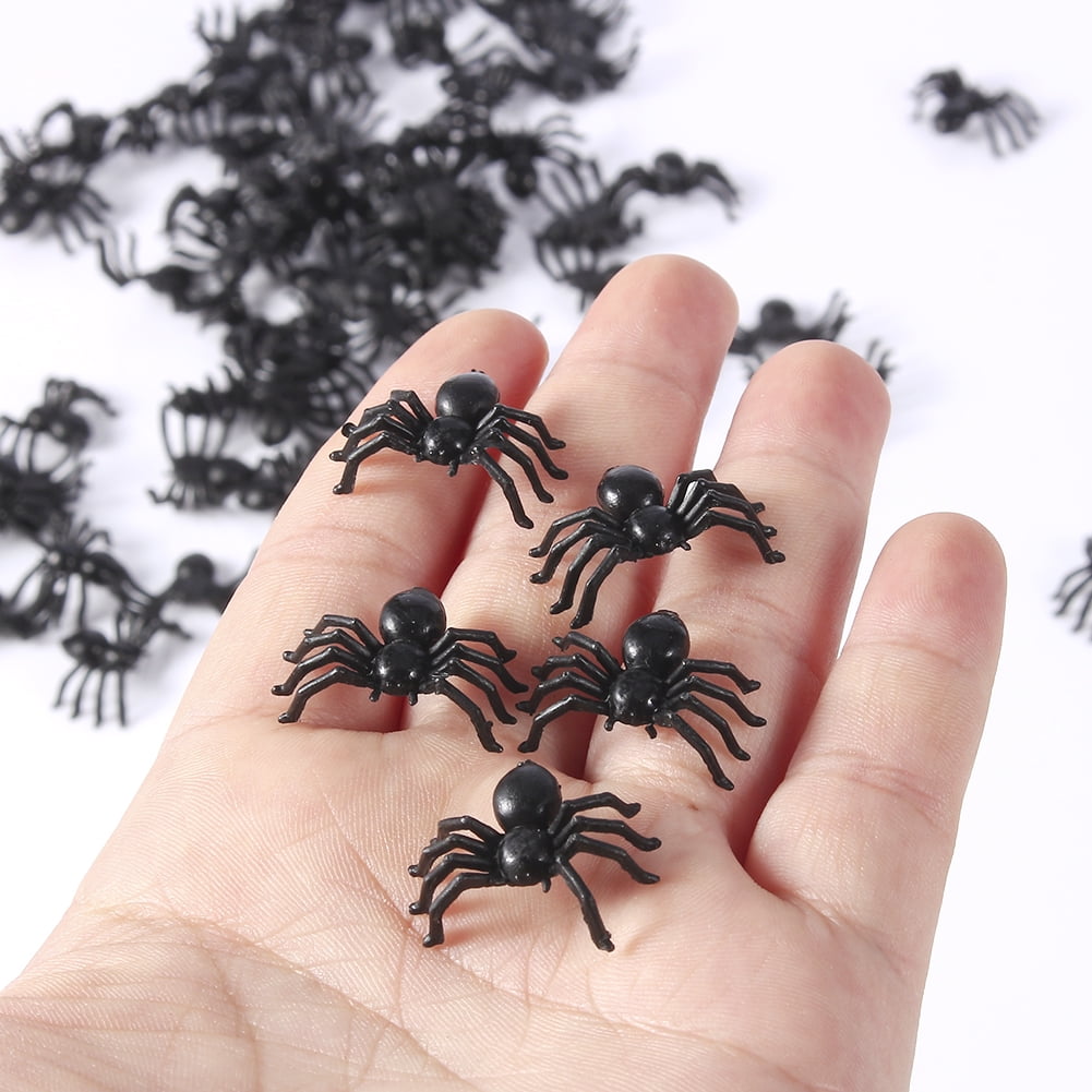 50 SMALL HALLOWEEN CREEPY PARTY DECORATION FAKE PLASTIC TOY FUNNY BLACK SPIDERS 