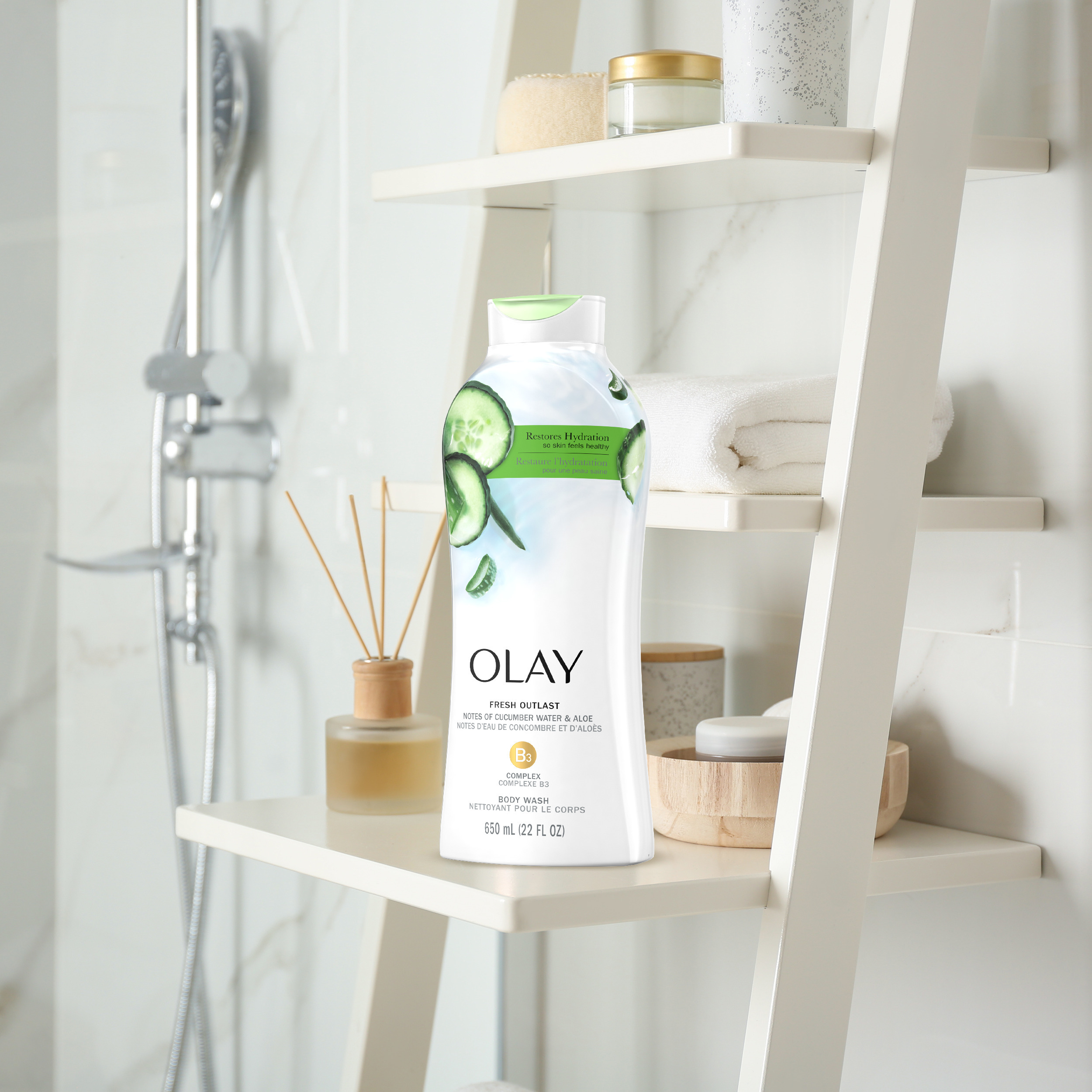 Olay Fresh Outlast Body Wash with Notes of Cucumber and Aloe, 22 fl oz - image 3 of 11