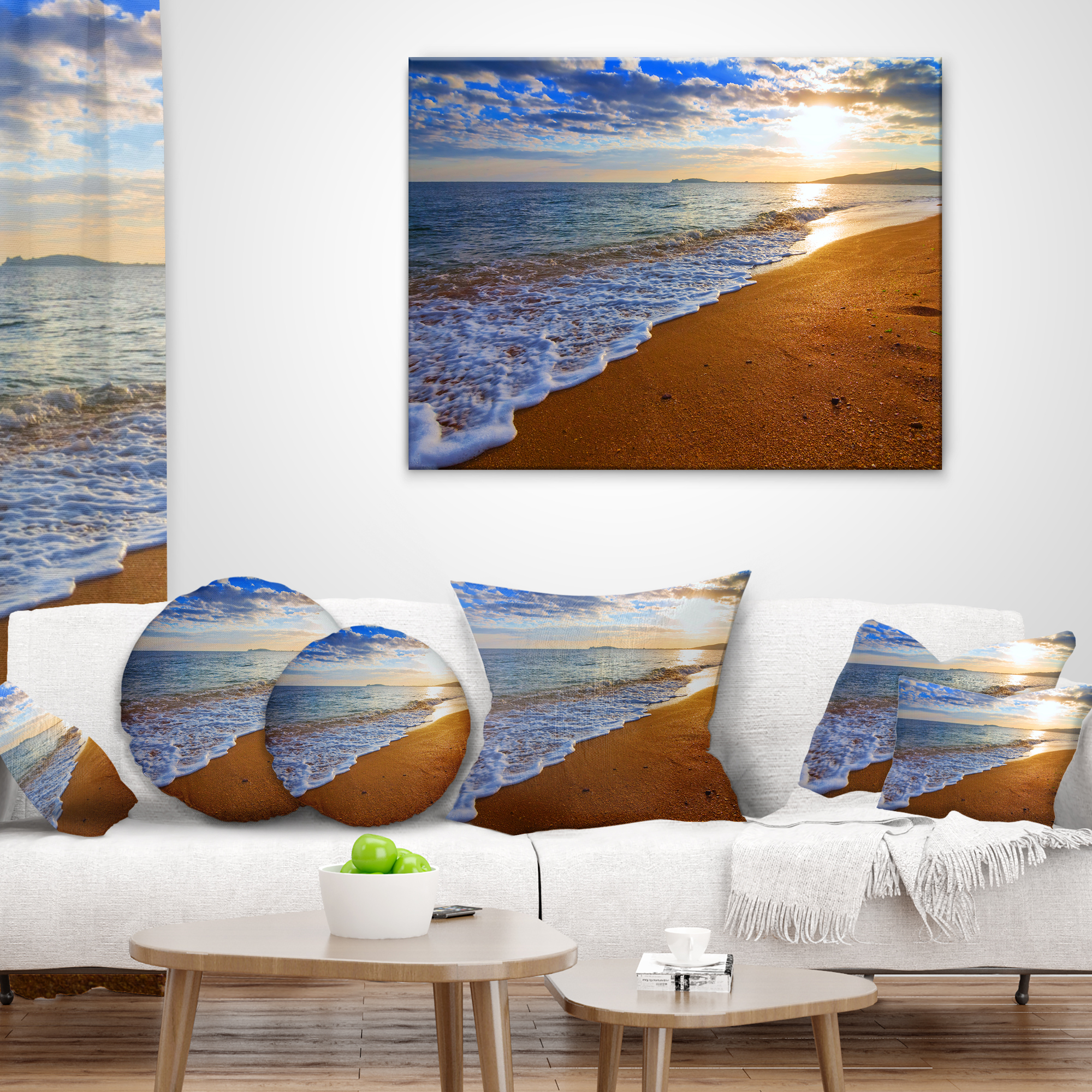 Designart Sydney Early Morning Beach - Beach Photo Throw Pillow - 16x16