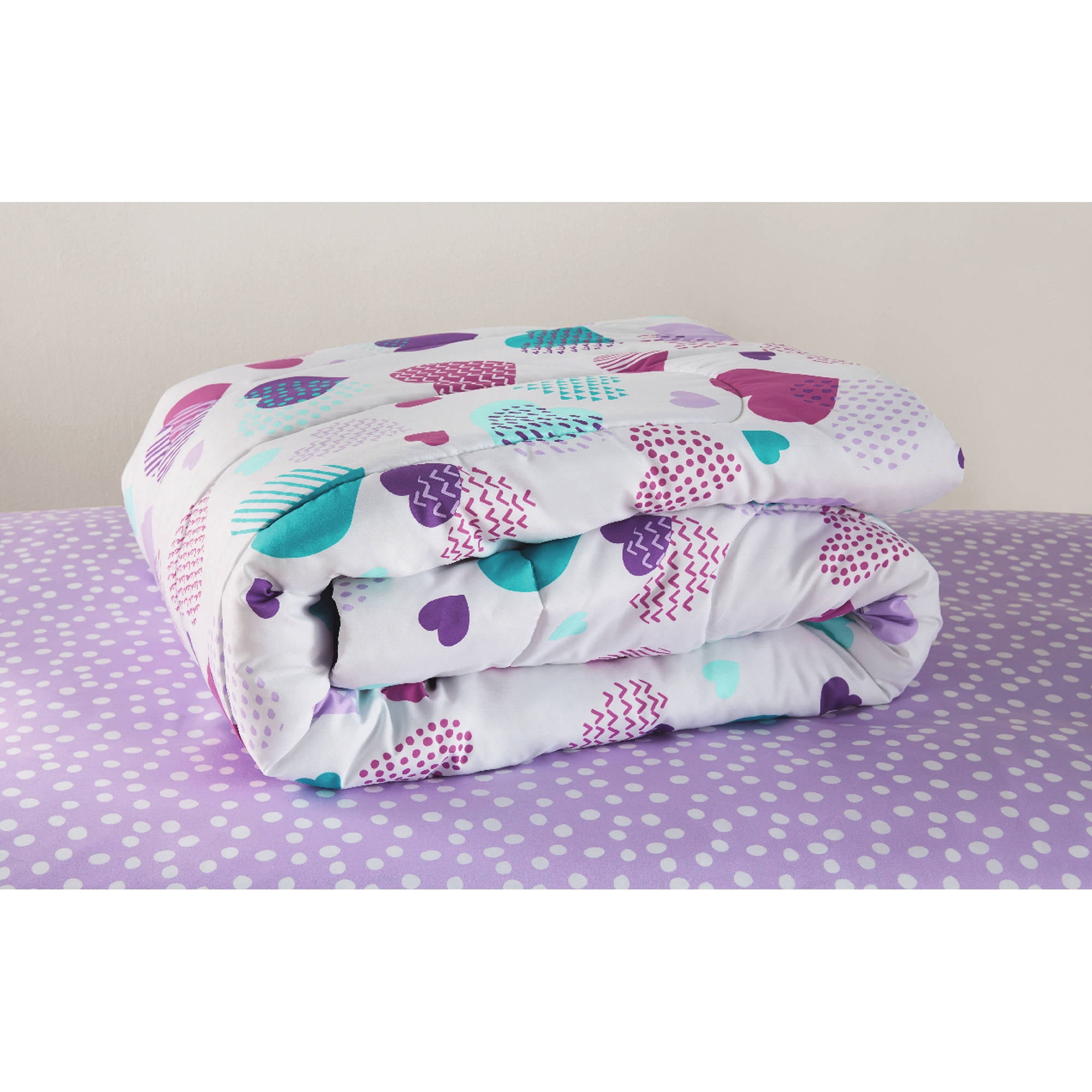 Your Zone Hearts Bed-in-a-Bag Complete Bedding Set in Multicolor