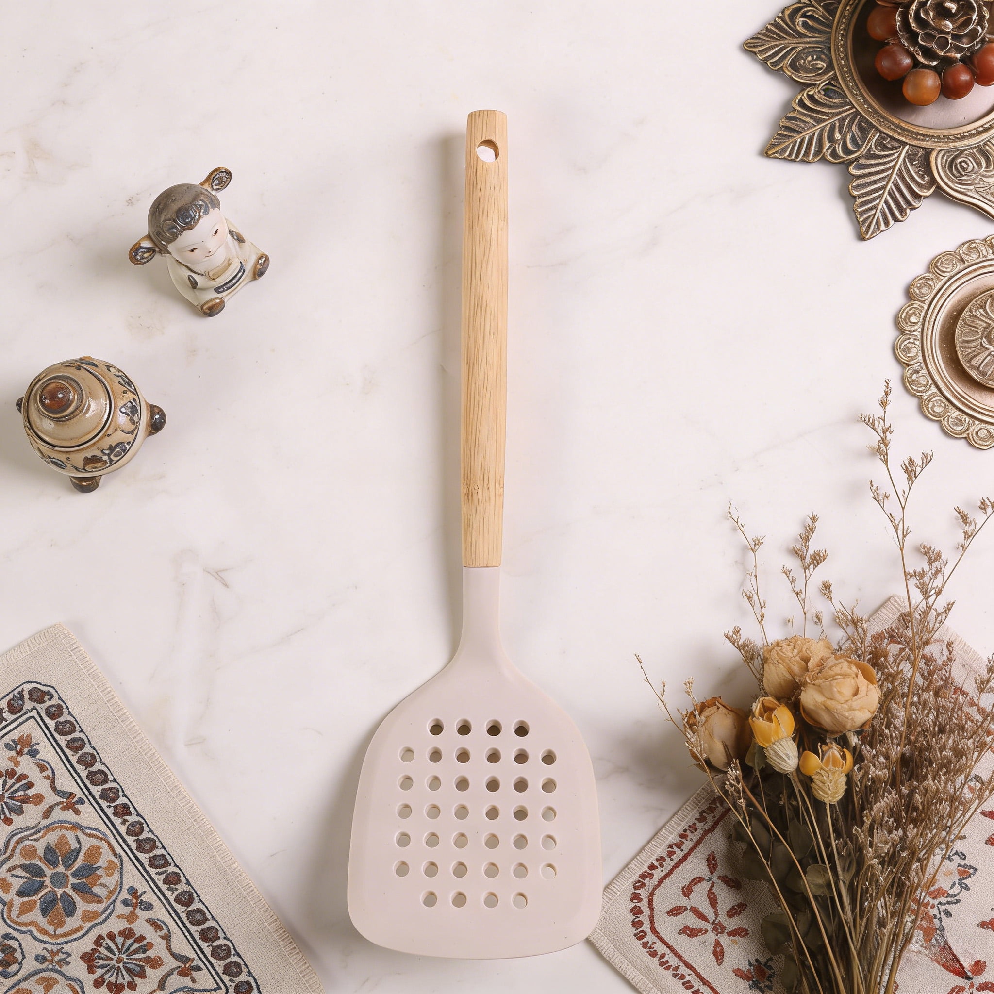 Mainstays 12.8 in Silicone Slotted Kitchen Turner with Bamboo Handle