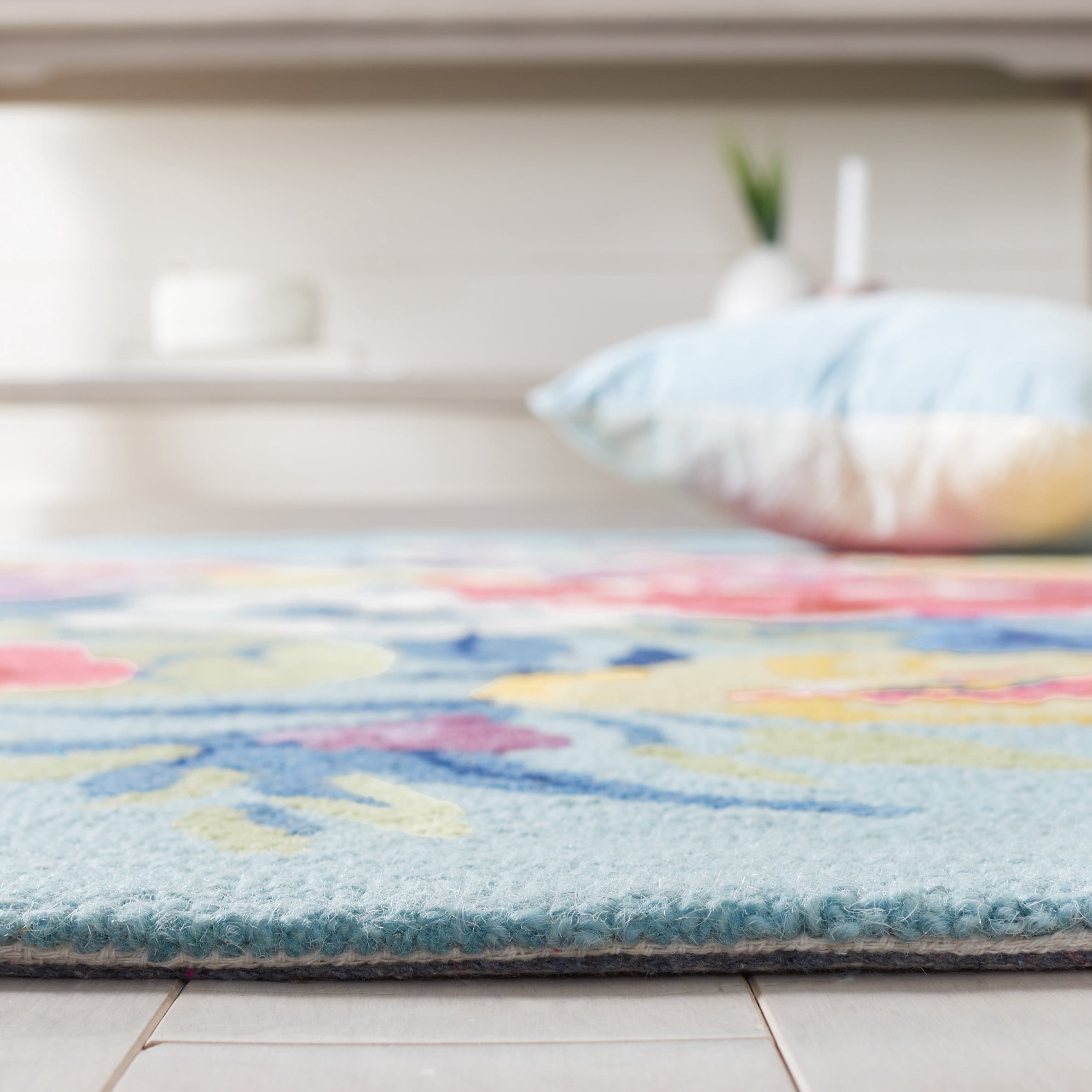 Safavieh Chelsea Ainsley Floral Area Rug, Blue/Rose, 6' x 9' Oval