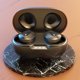 thumbnail image 1 of Auriculares Bluetooth, Auriculares Bluetooth IPX7 Auriculares inalámbricos a prueba de agua con estuche de carga inalámbrica, Con micrófono incorporado para deportes, Llamadas nítidas, Trabajo, Música, 1 of 9