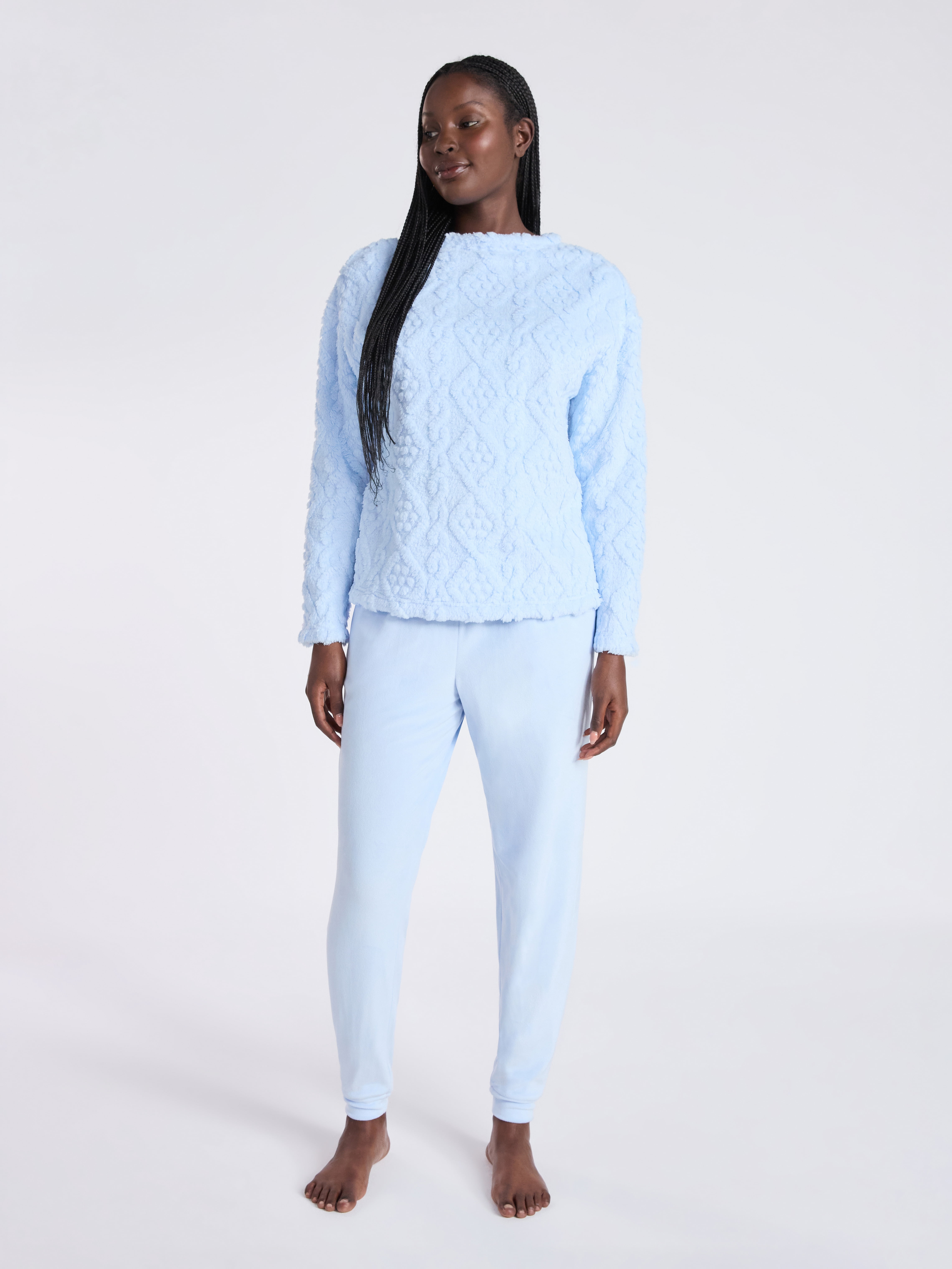 Joyspun Women's Plush Long Sleeve Top and Joggers Pajama Set, 2-Piece, Size XS-3X