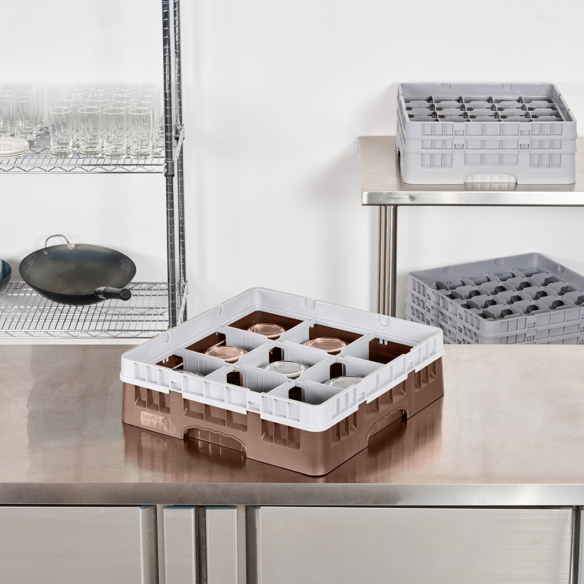Clean Tek Professional Brown Glass Rack - 9 Compartments, 1 Full Drop Extender - 19 3/4" x 19 3/4" x 5 3/4" - 1 count box
