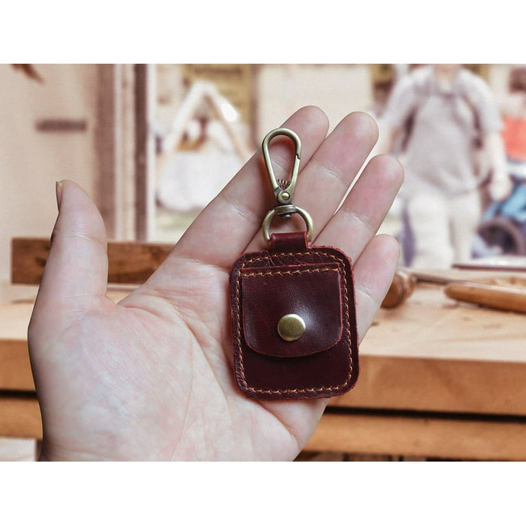 WINGKIND AA Medallion Coin Holder, Leather Case Key Chain, Reddish