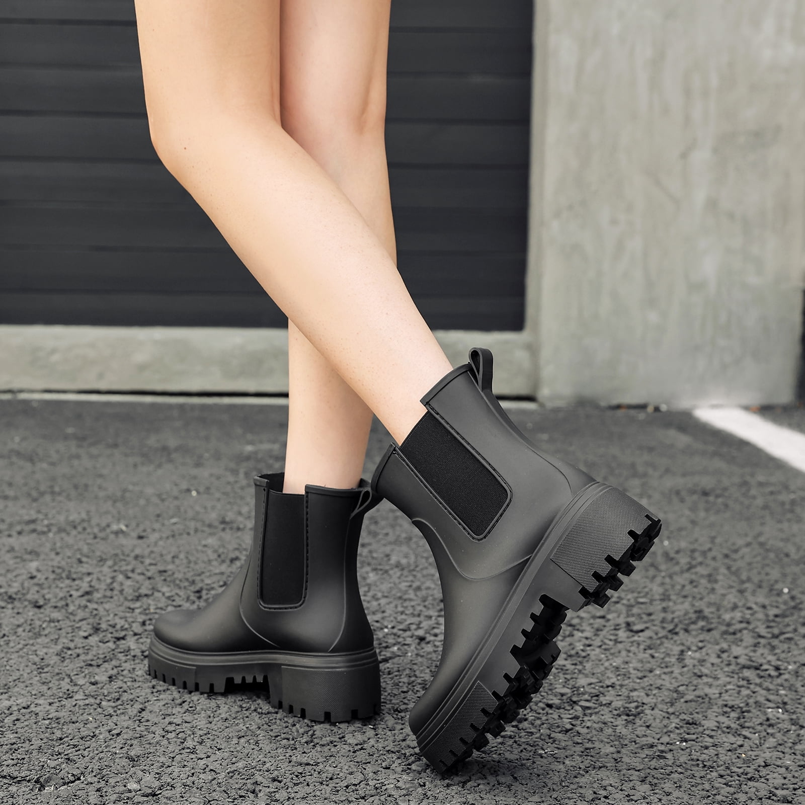 Lcamaw Women's Short Rain Boots, Rubber Waterproof Chelsea Boots for Women, Anti-Slipping Lightweight Comfortable Ankle Garden Outdoor Shoes