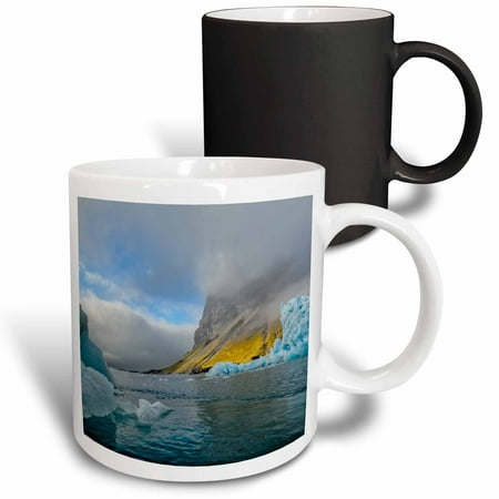 3drose, Iceberg Adrift in the Ocean, Svalbard, Norway., 11oz Magic Transforming Mug