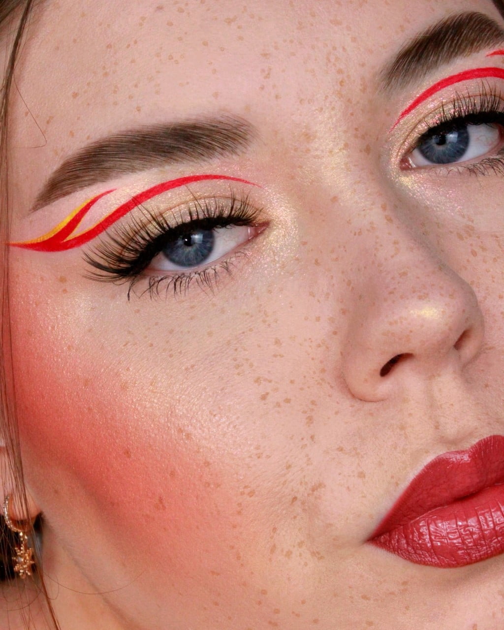 Relove by Revolution Water Activated Liner - Double Up
