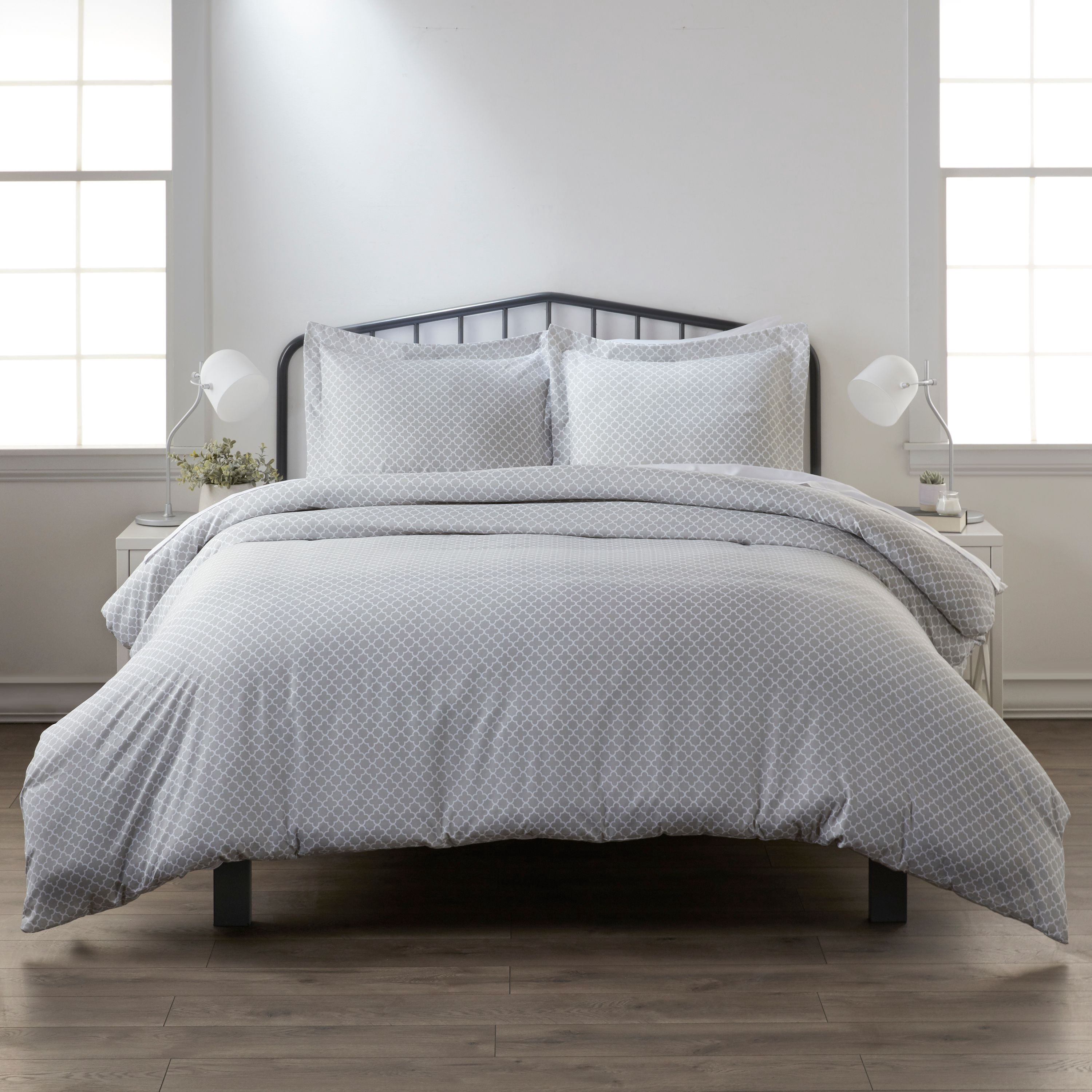 Noble Linens Gray Quatrefoil Pattern Duvet Set 3-Piece Duvet Cover Set, Full/Queen