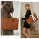 thumbnail image 2 of Bolsa MOSISO para portátil, piel sintética, 15.6 a 16 pulgadas, para mujer, color marrón, 2 of 7