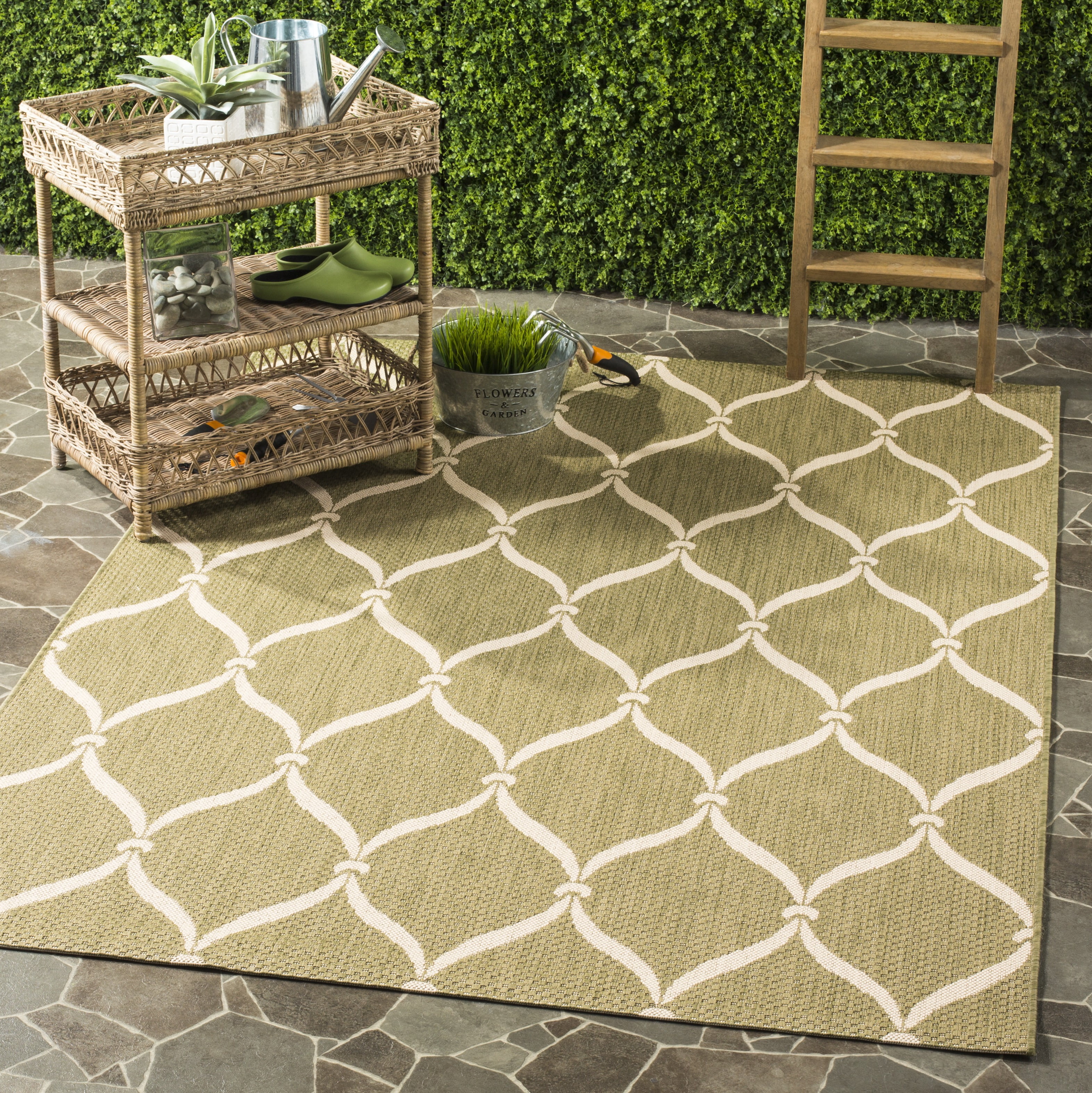 SAFAVIEH Courtyard Linnet Geometric Indoor/Outdoor Area Rug, Green/Beige, 9' x 12'
