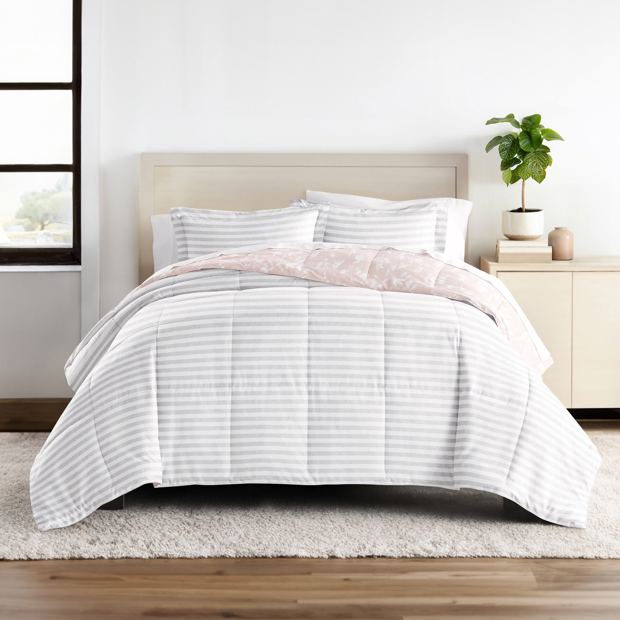 All Season Ultra Soft Comforter Set Lightweight Bedding in Pressed Flowers for Full/Queen Size by Comfort Canopy