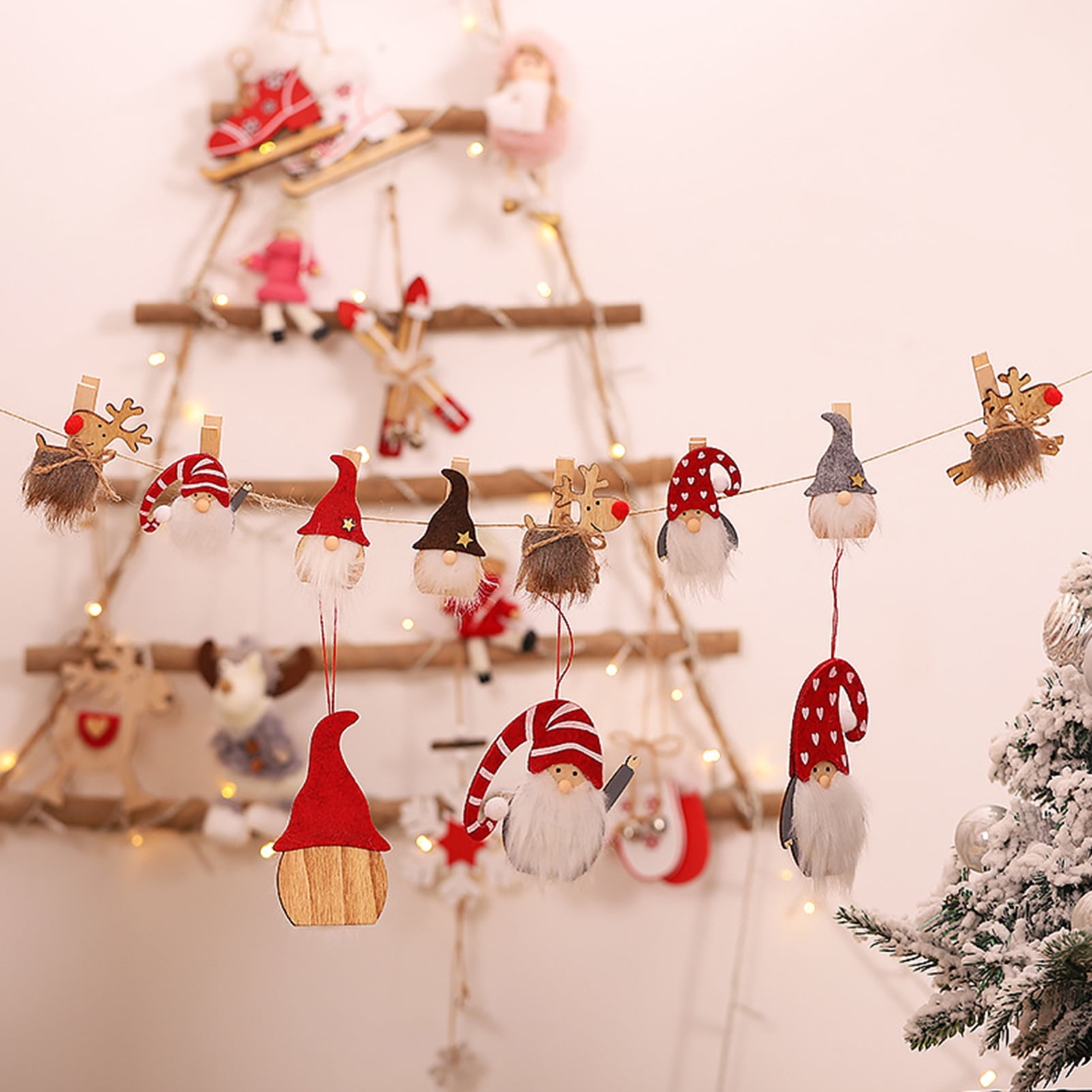 Wooden Santa Claus Clip，6 Pieces of Tree Decorations Hanger Clothespins Picture Display Crafts Christmas Decoration Party Office Decoration DIY Photo Paper Holder Merry 