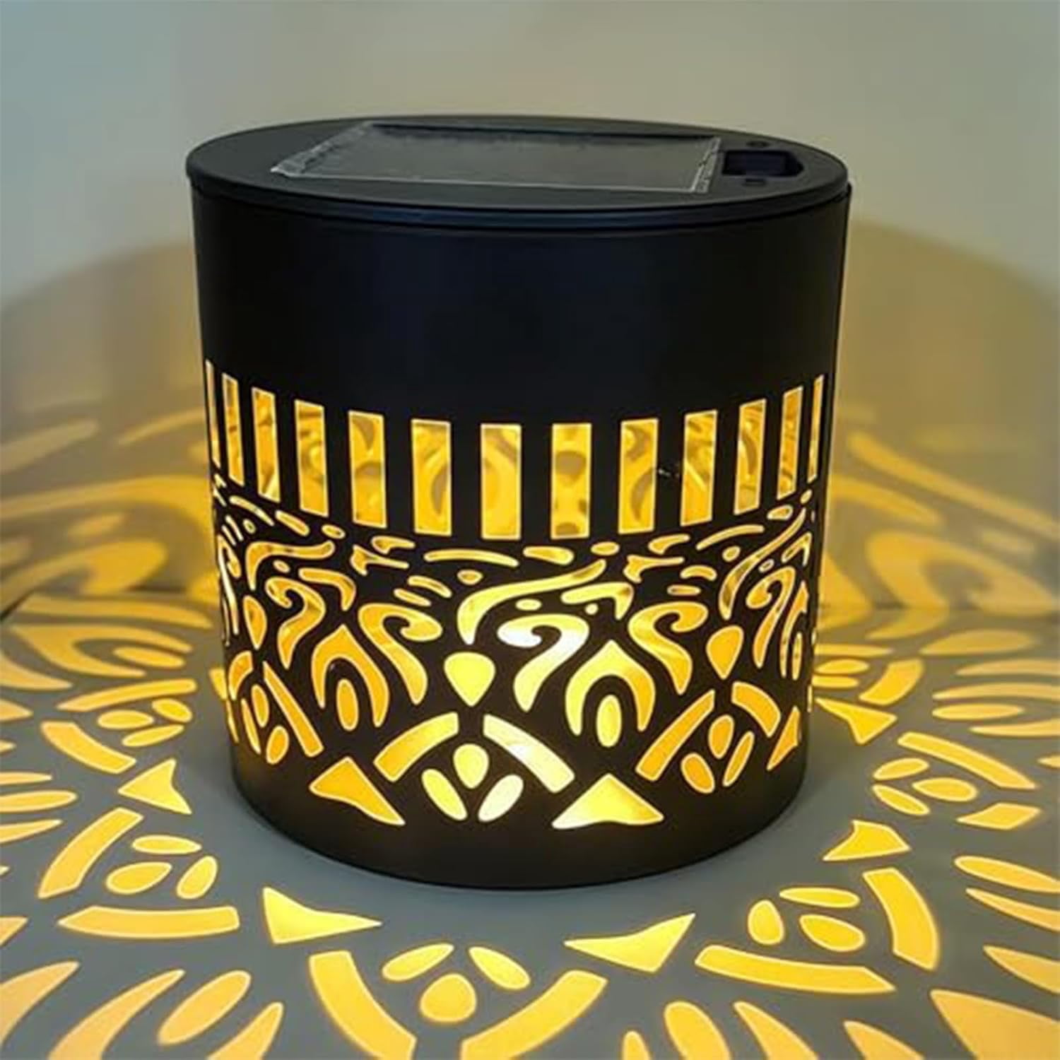Decorative Solar Mandala Lights, Solar Mandala Lights Outdoor, Metal Solar Powered Outdoor Deck Step Wall Lights, Mandala Theme Waterproof Fence Light for Garden Post Patio Backyard Yard (Set1/2pcs)