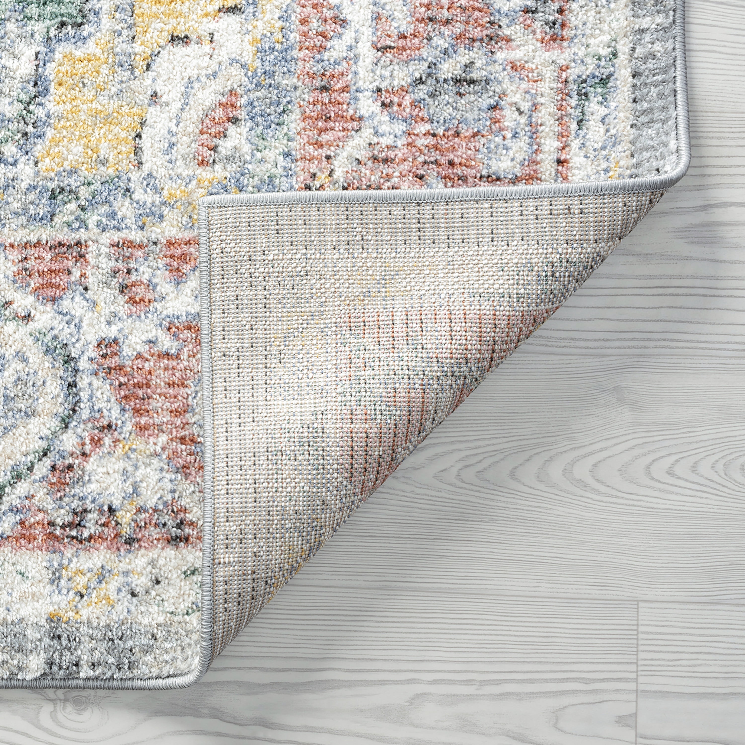 Addison Traditional 5' x 7' Gray and Rust Polypropylene Indoor Area Rug