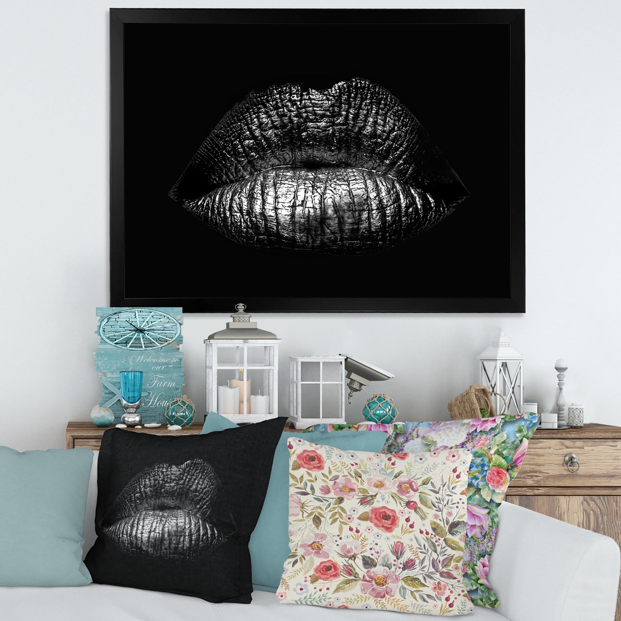 Designart 'Sexy Golden Metallized Woman Lips I' Modern Framed Art Print