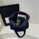 thumbnail image 4 of Bolso Bandolera Acolchado de Lona Azul Marino para Ordenador Portátil, Gran Capacidad | 65 X 44 X 9 Cm | Ligero (220 G) | Ideal para Uso Diario y Viajes | Yyz250623005Ny, 4 of 6