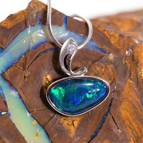 GRAVITY ESCAPE STERLING SILVER AUSTRALIAN BLACK OPAL NECKLACE