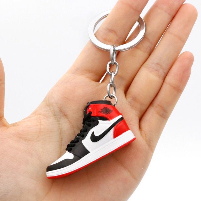 Modelo zapatos llavero personalidad juguetes colección regalo coche llavero