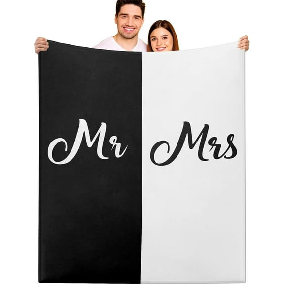 AISENIN Mr and Mrs Black and White Stitching Blanket Honeymoon Just Married Blanket Bride and Groom Gift Wedding Blanket for Couples Summer Air Conditioning Room Christmas Valentine's Day Gift