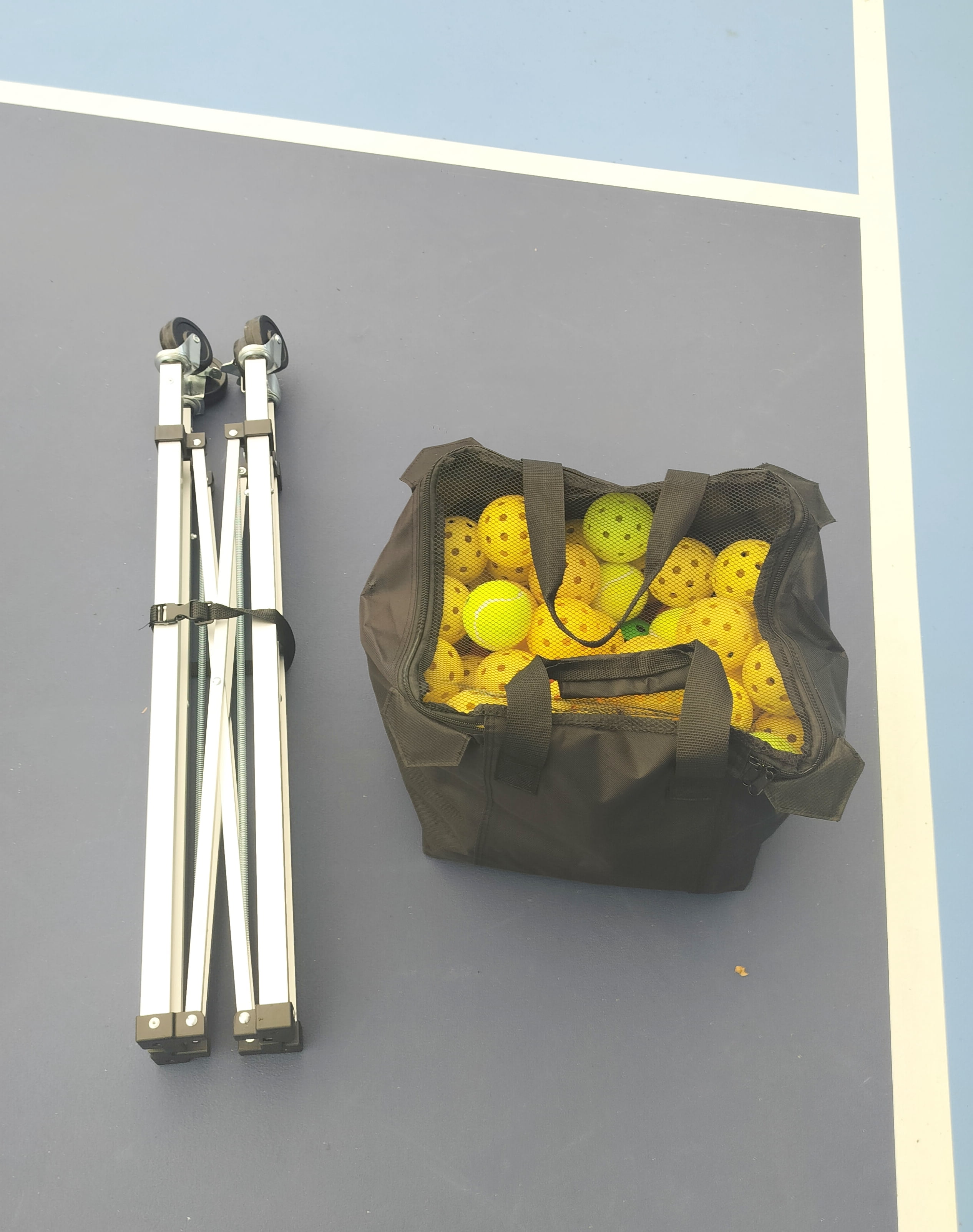 Pickleball bags  with  aluminum alloy bracket  - 180 Ball Capacity with Wheels  Suitable for serve training   tennis balls, pickles, table tennis balls, ocean balls, baseballs, badminton balls, etc