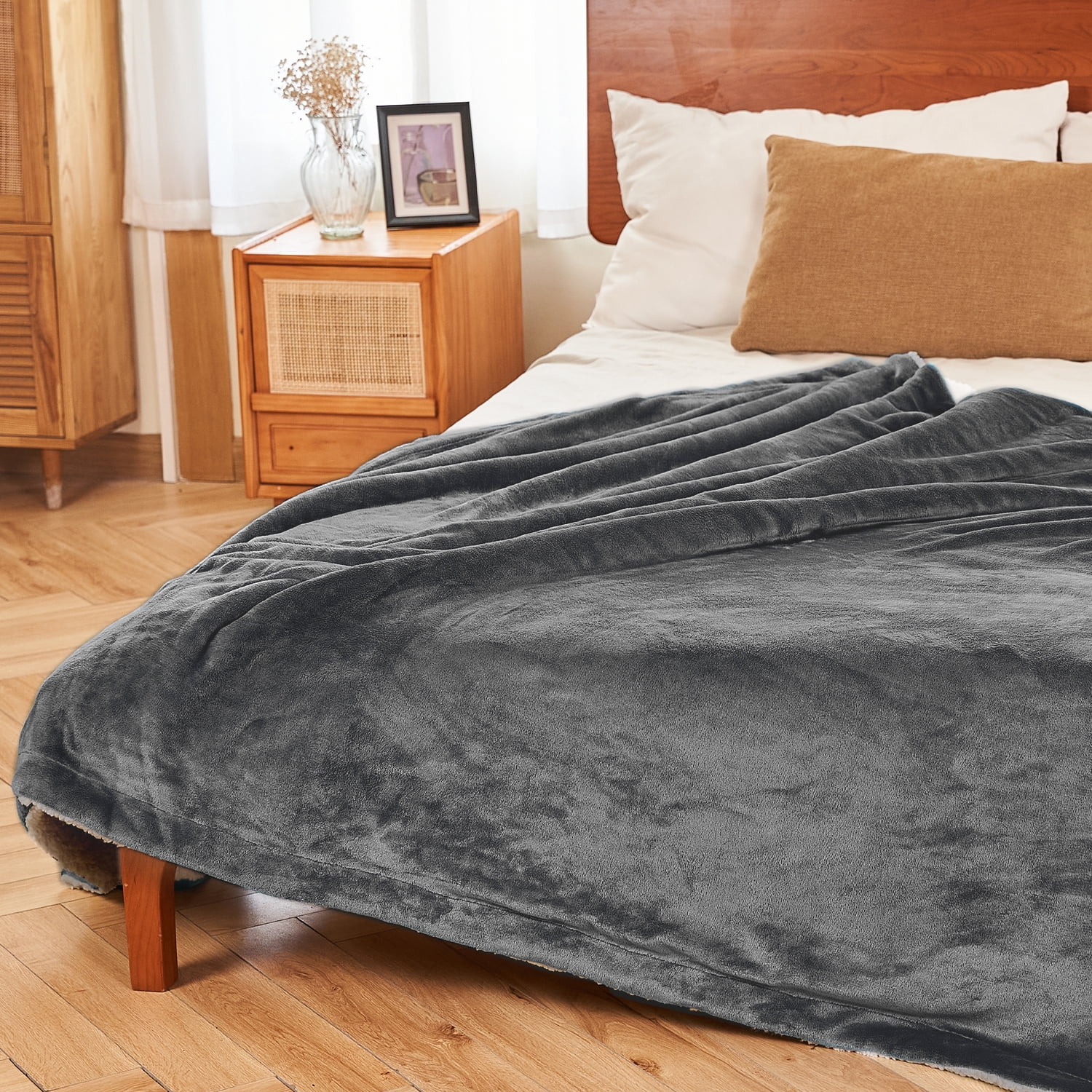 MOOFUN Sherpa Fleece Throw Blanket, Soft Fluffy and Durable blanket for both Sofa and Bed Dark Grey 60inch x 80inch