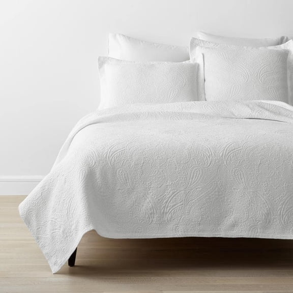 Hillcrest Cotton Matelasse White Floral Queen Coverlet