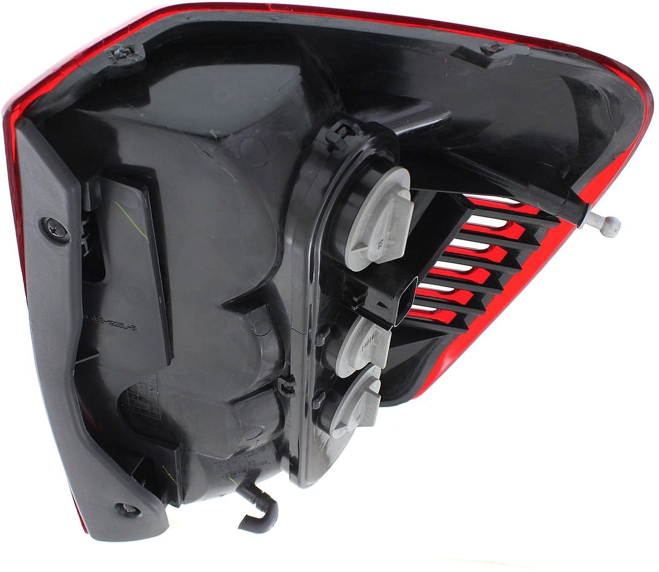 Tail Light Compatible With 2002-2004 Jeep Grand Cherokee Left Driver With bulb(s)