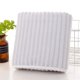thumbnail image 3 of Toalla de baño superabsorbente, forro polar grueso de color sólido, diseño de rayas grande de 55 x 27,5 pulgadas con cierre de precisión y asas colgantes, de secado rápido y muy adecuada, 3 of 8
