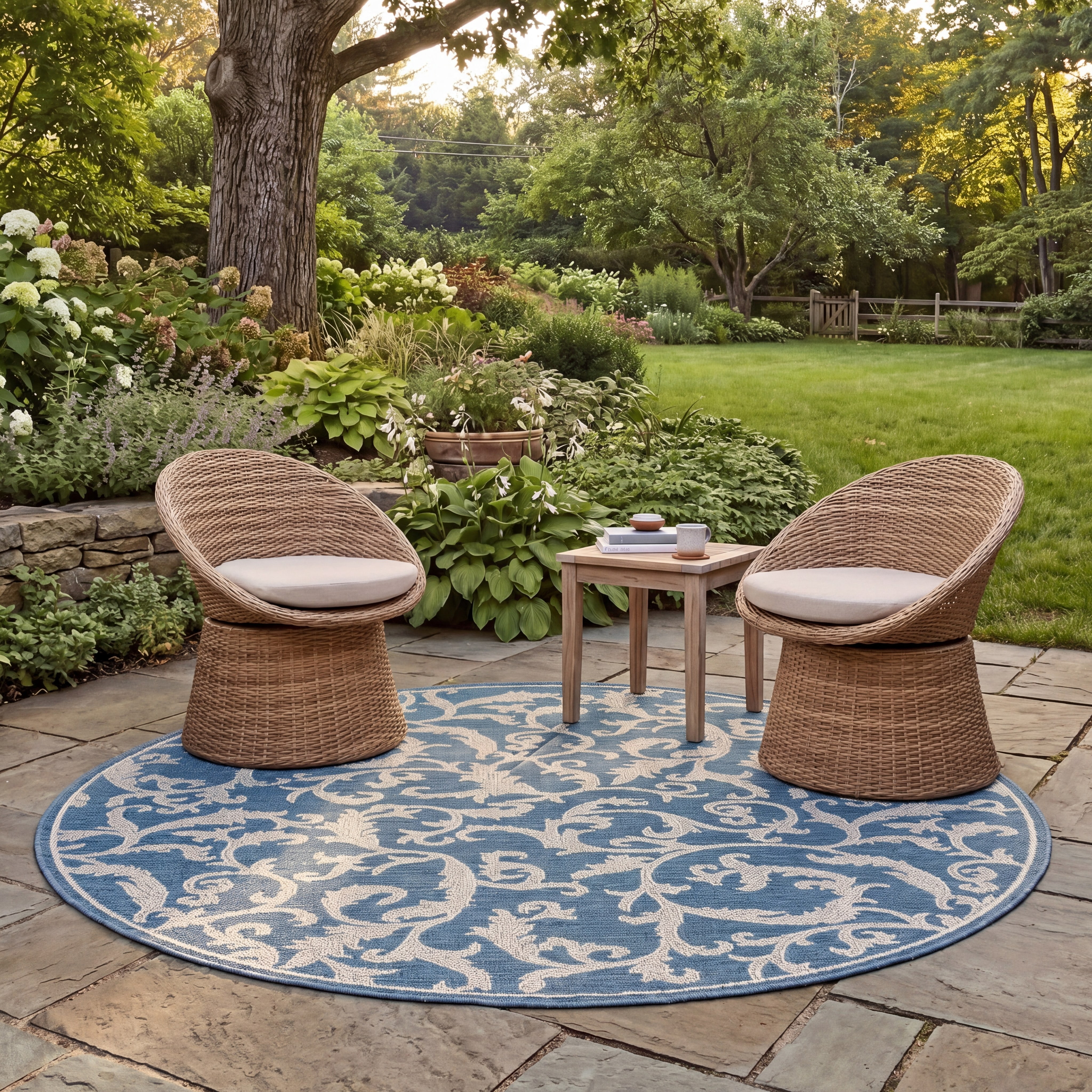 Safavieh Courtyard Kevin Floral Indoor/Outdoor Area Rug, Blue/Natural, 7'10" x 7'10" Round