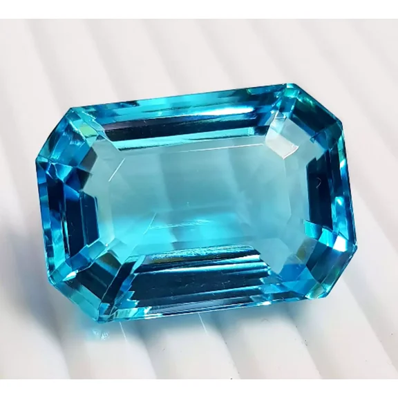 61 Carat Aquamarine Emerald Shape Glass Field AAA Quality Huge Loose Gemstone