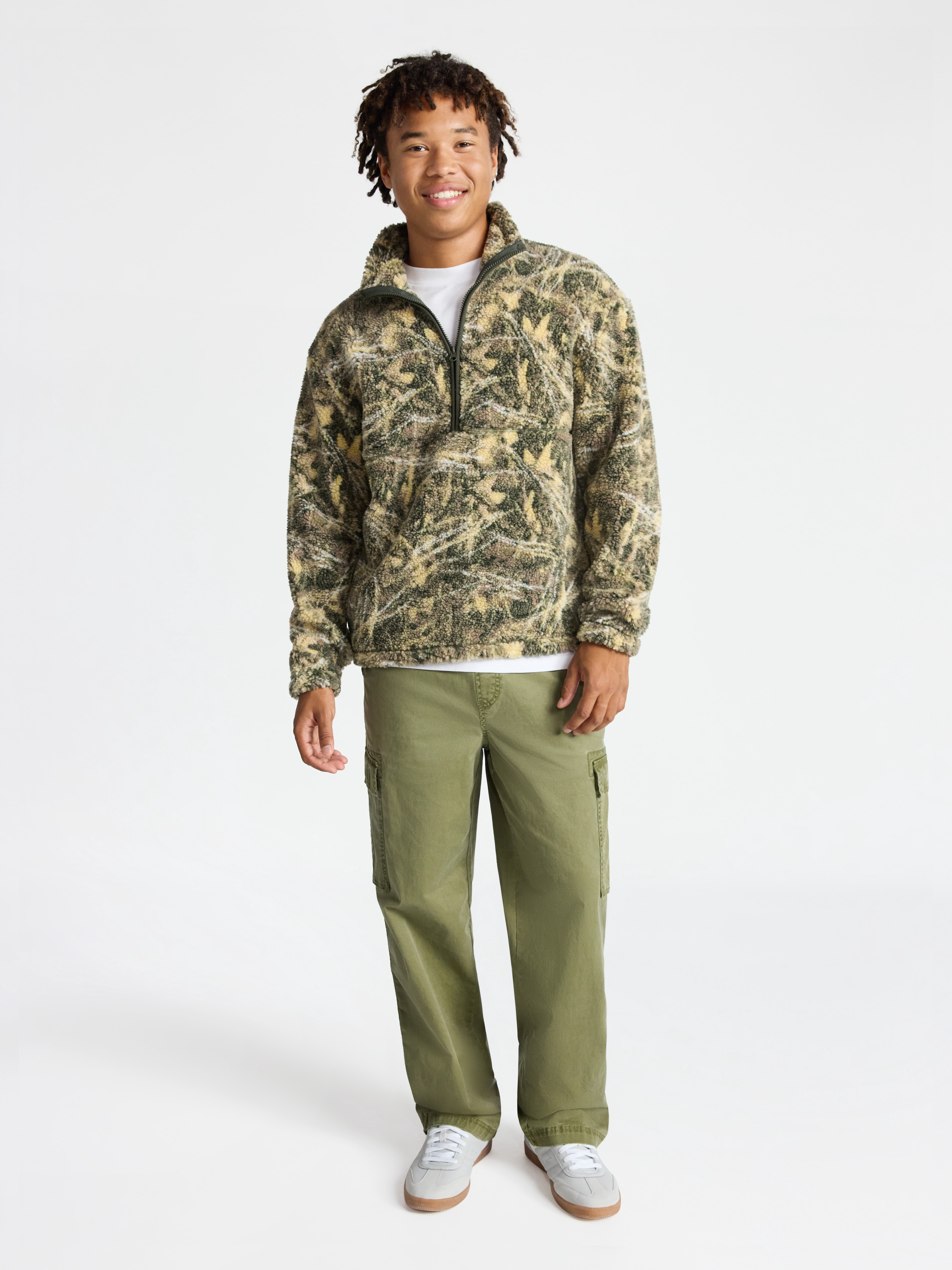 No Boundaries High Pile Fleece Pullover with Long Sleeves, Men's XS-4XL