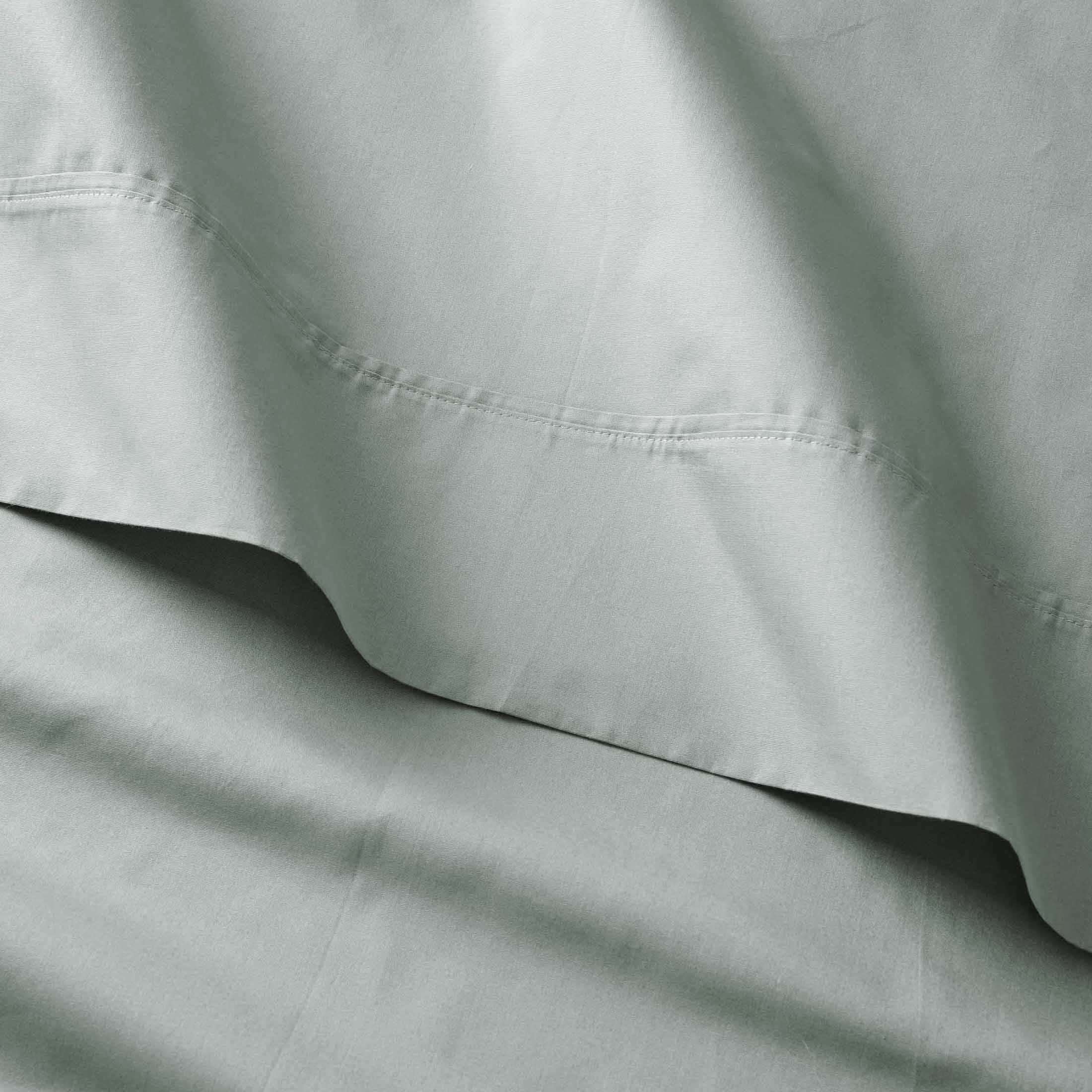 Better Homes & Gardens Cool & Crisp 4-Piece 300 Thread Count Green River Cotton Percale Sheet Set, Queen