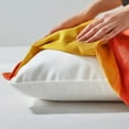 thumbnail image 5 of Coussin décoratif UNIQUE CREATIV Premium — Insert carré 14 × 14 po, housse en polypropylène, 5 of 5