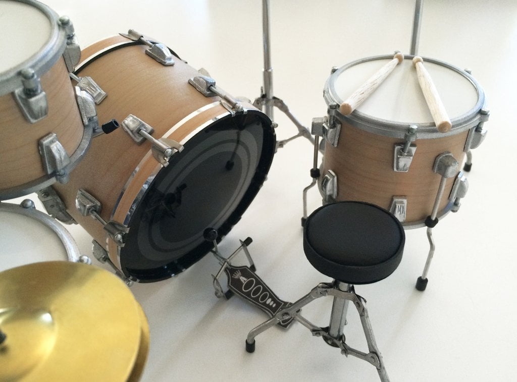 AXE HEAVEN Mini Drum Kit Replica Collectible