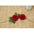 thumbnail image 2 of Paquete de 25 rosas artificiales realistas con tallo para ramos de boda, centros de mesa, fiesta nupcial, decoración del hogar (rojo vino, 25 unidades) JM  JM, 2 of 5