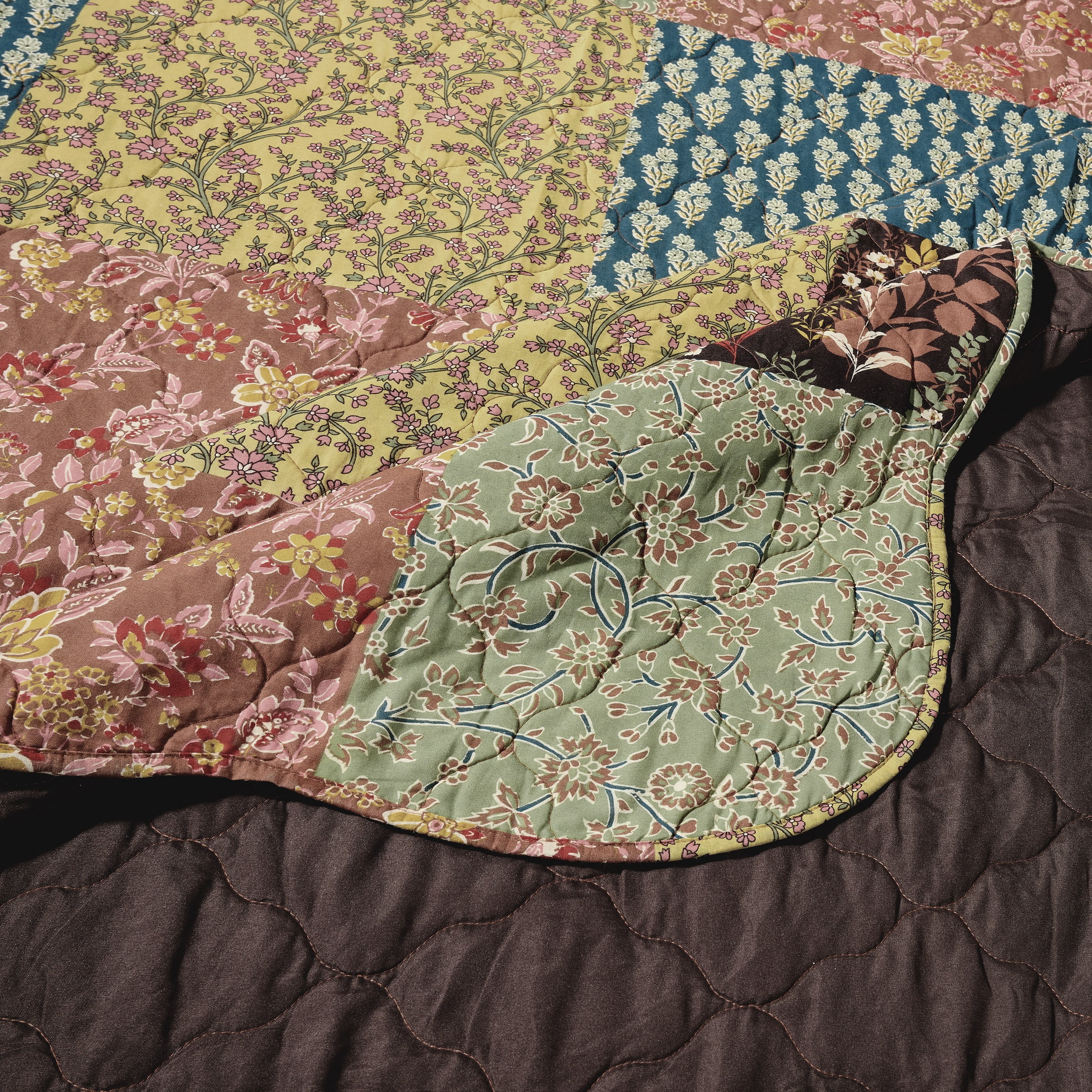 Greenland Home Fashions Hazel Cotton-Rich Floral Patchwork Print Quilted Throw Blanket, for All Ages