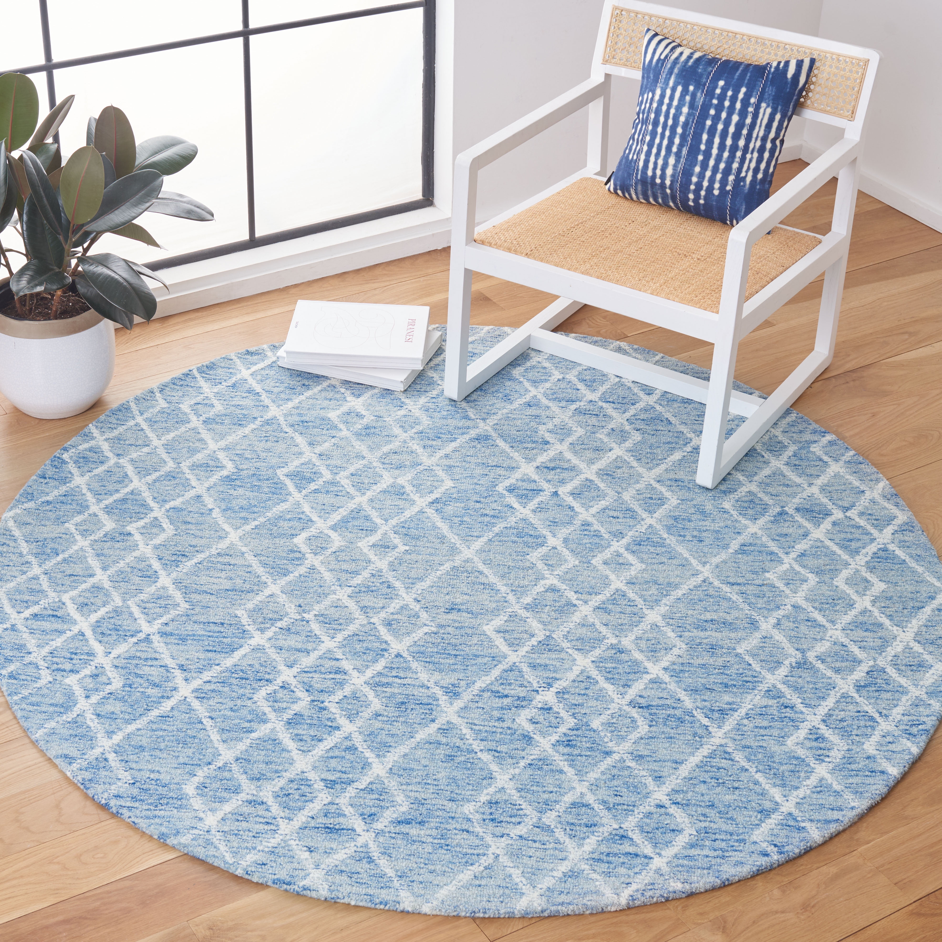 SAFAVIEH Metro Jenny Diamond Area Rug, Blue/Ivory, 6' x 6' Round