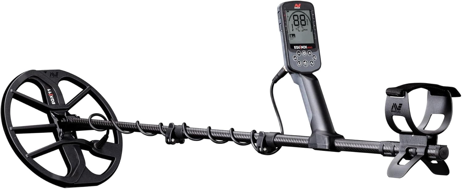 Minelab Equinox 900 Bundle, Includes Metal Detector and Backpack