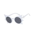 thumbnail image 1 of Gafas de sol con forma de murciélago, protección solar, estilo hip hop, estilo europeo, para mujer. Estilo F, 1 of 6