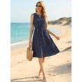 thumbnail image 2 of Vestido midi sin mangas de corte A con cuello en forma de llave y cintura ajustable, estampado de flores pequeñas, azul oscuro, talla XL, 2 of 7