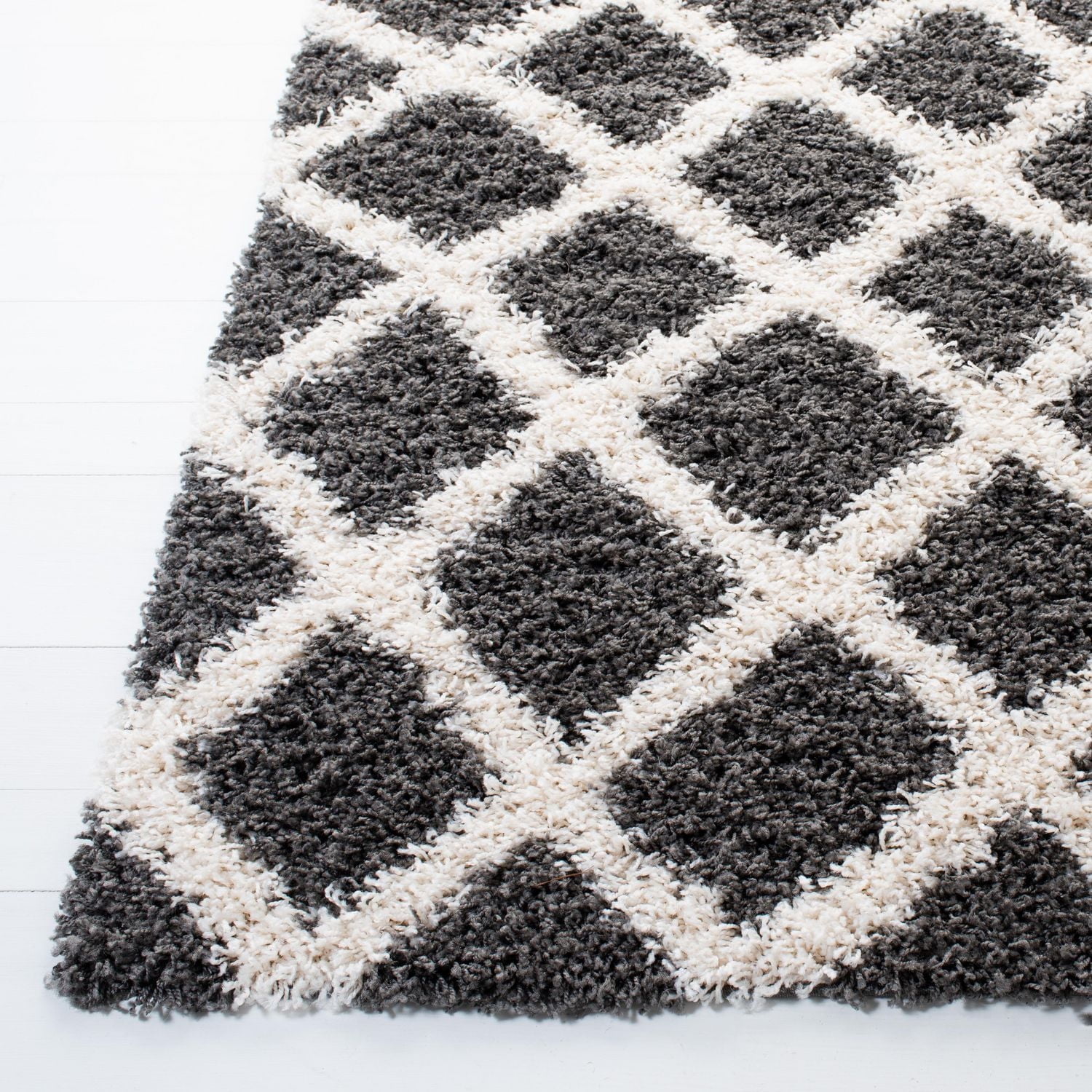 Safavieh Dallas Jerrie Geometric Shag Area Rug