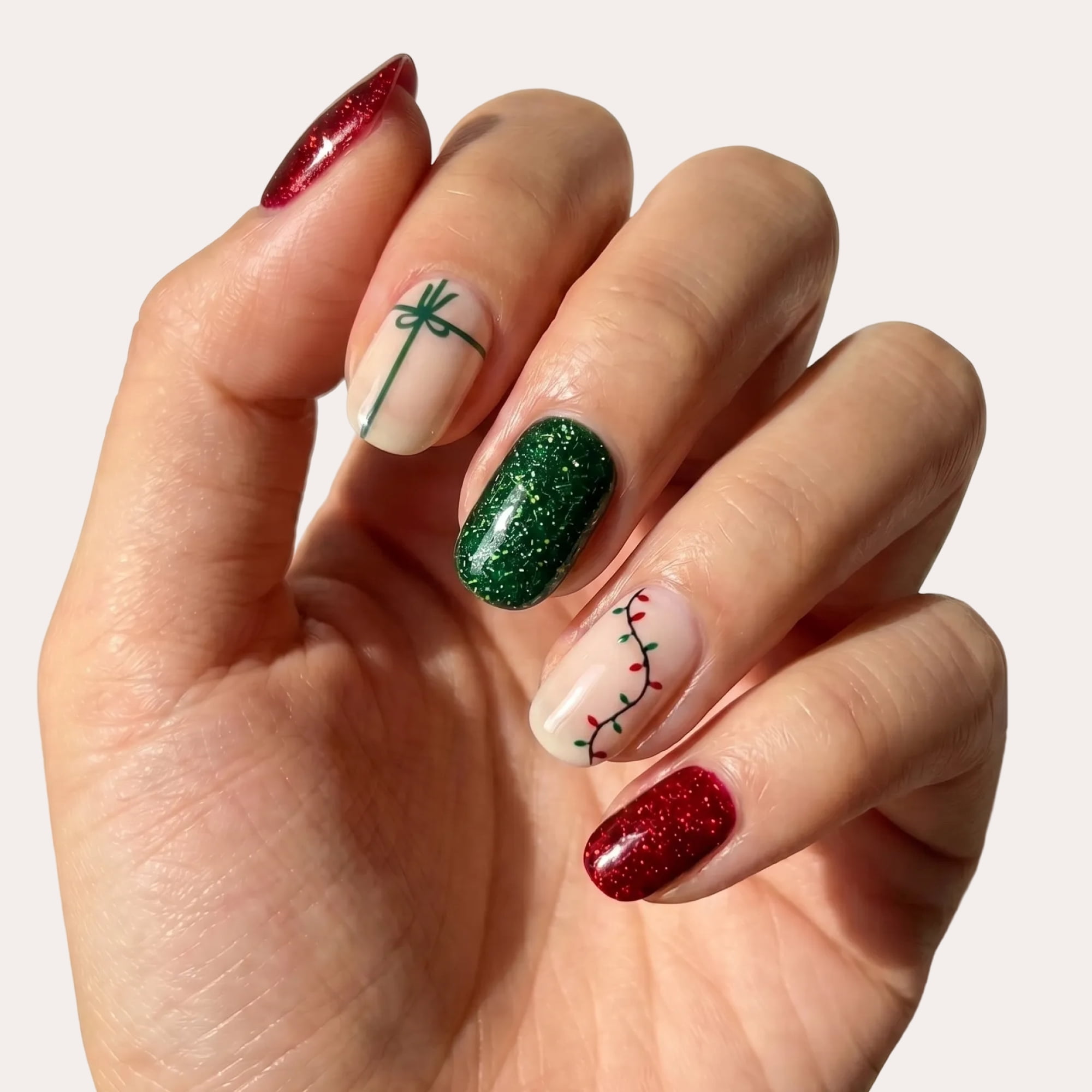 Dashing Diva Gloss Gel Nail Strips, Deck the Tips, 32 Count