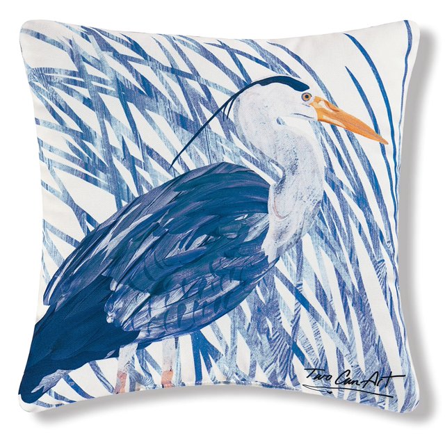 C&F Home Almohada azul y blanca con diseño de garza, diseño costero, playa tropical, vida marina, impresa, para interiores y exteriores, decoración de patio, 18.0 x 18.0 in, color azul