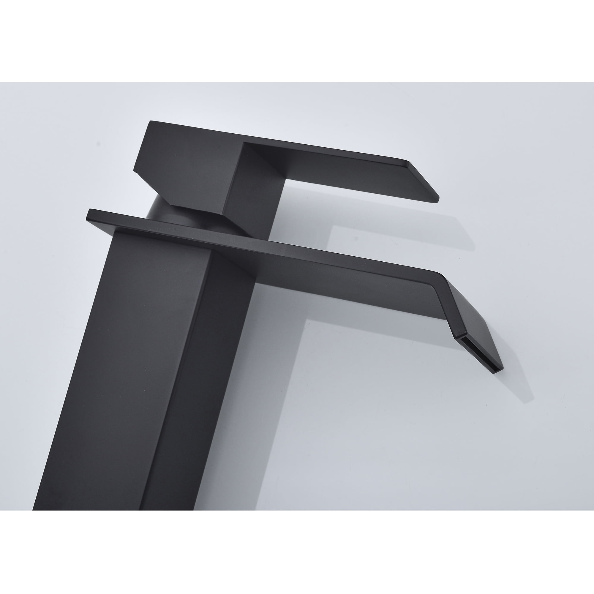 Single handle single hole waterfall spout bathroom vessel sink faucet with deck plate