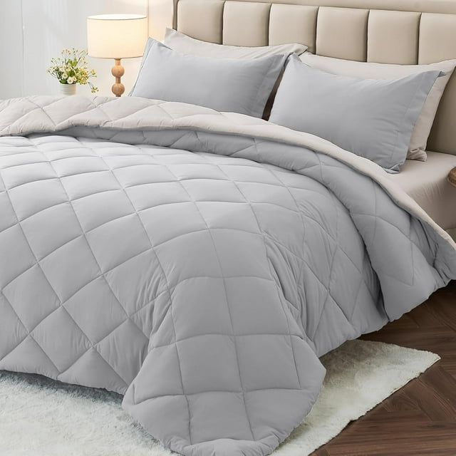 Ensemble Douillette Grand 7 Pcs MUXHOMO, Sac de Literie Toutes Saisons Format Grand, Ensemble de Literie Réversible avec Douillette, Drap Plat, Drap-Housse, Taies d'Oreiller et Couvre-Oreillers, Gris Pâle et Beige