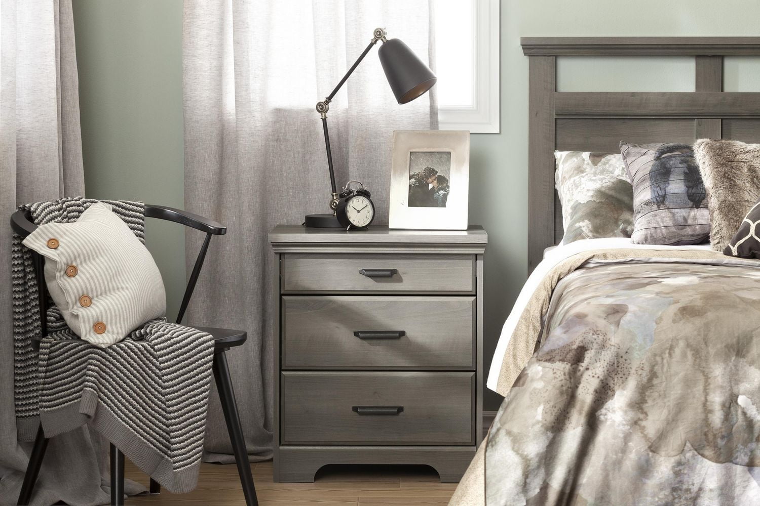 South Shore Versa Nightstand with Charging Station and Drawers for Adult, in Gray Maple