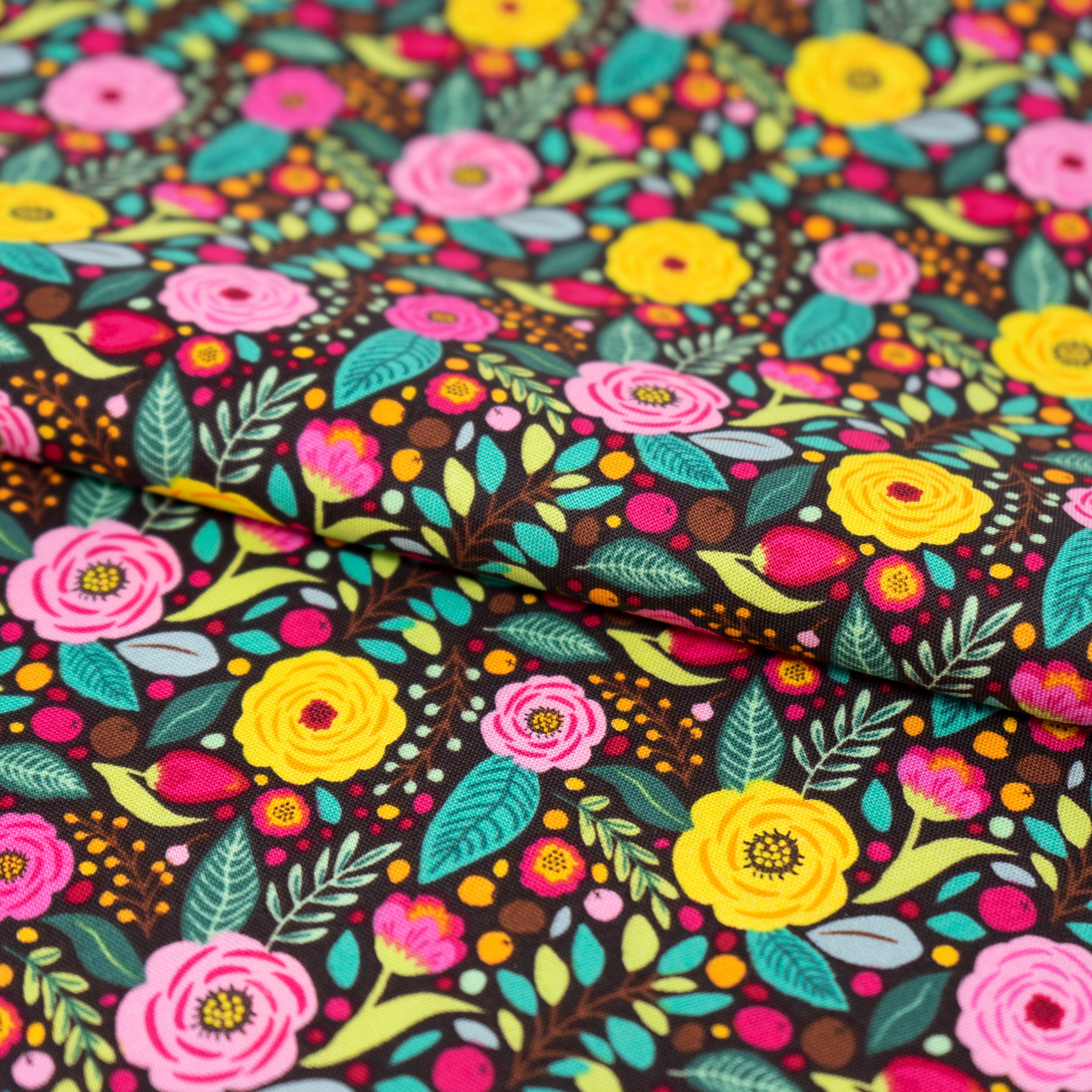 Singer Fabrics, 100% Cotton Print, Craft Quilting, 44 Inch, Modern Floral Black, 5 Yard Precut