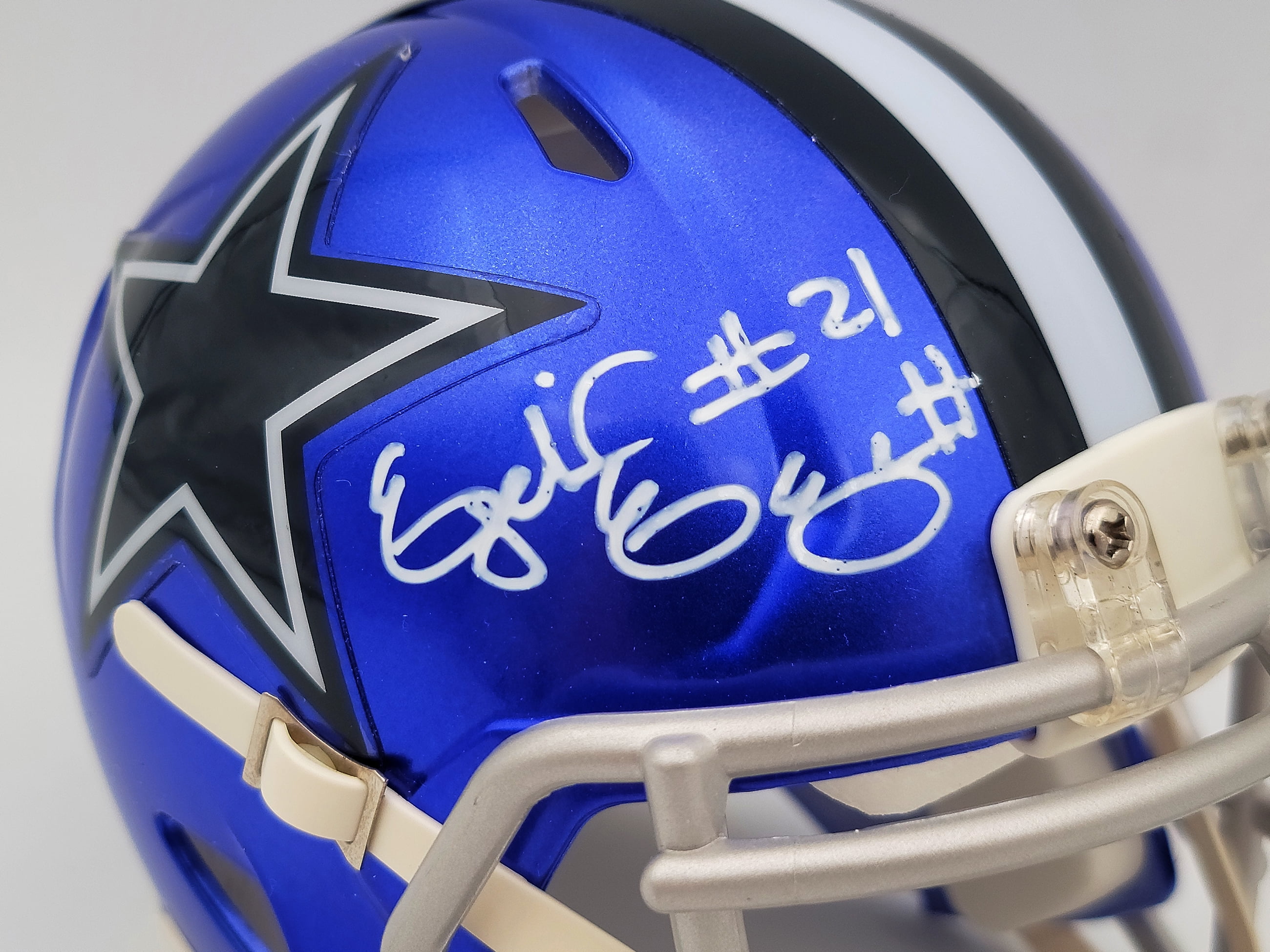 Ezekiel Elliott Autographed Dallas Cowboys Flash Blue Speed Mini Helmet Beckett BAS QR 203011